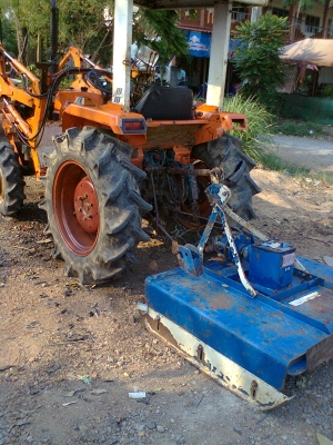 ขายรถไถ KUBOTA L-1 24R อุปกรณ์ผาน5 ที่ตัดหญ้า แขนตัก