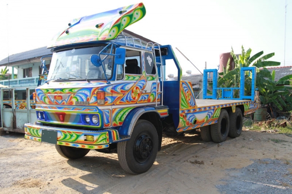 เทรเลอร์บรรทุกรถเกี่ยว HINO 10 ล้อ 1 เพลา