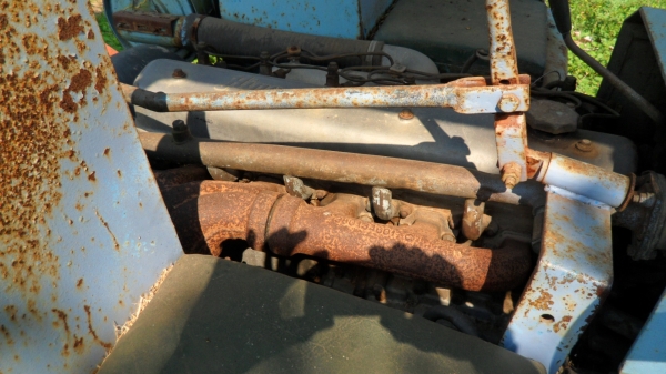 ขายรถ6ล้อติดเครื่องโม่ข้าวโพด ไทยเส็งยนต์ รุ้นไร้ พ.ศ. จับโบ้ 8000 เครื่อน HINO 6 สูบคัซซี BU-3000 6ล้อ