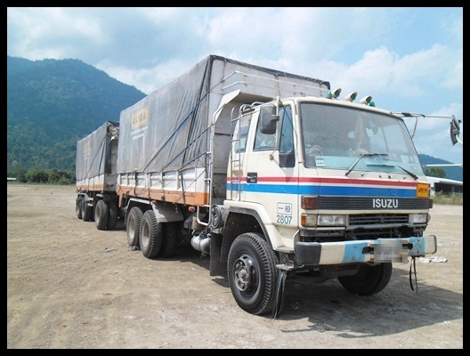 10 ล้ออีซูซุ 210 แรง พ่วง แม่+ลูก