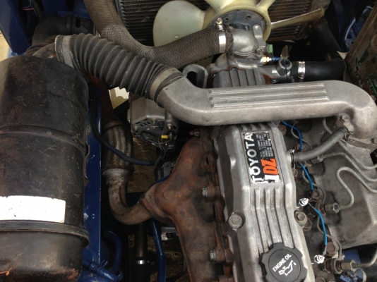 ขายโฟล์คลิฟท์ ขนาด 2 ตัน ยี่ห้อTOYOTA รุ่น 5FD20  เสา 3 เมตร เครื่องดีเชล เกียร์ธรรมดา เสาสูง 3 เมตร  งายาวมาตรฐาน ยางตัน เครื่องยนต์ 1DZ เครื่องตัวใหม่ของ TOYOTA รุ่น5 เครื่องเดิมๆ แน่นมากๆ สตาร์ทติดงาน ไมีมีควัน เครื่องแห้งสนิท ไม่มีรั่วซึม   ปั๊มไฮดรอล