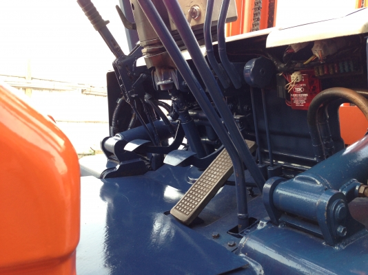 ขายโฟล์คลิฟท์ ขนาด 2 ตัน ยี่ห้อTOYOTA รุ่น 5FD20  เสา 3 เมตร เครื่องดีเชล เกียร์ธรรมดา เสาสูง 3 เมตร  งายาวมาตรฐาน ยางตัน เครื่องยนต์ 1DZ เครื่องตัวใหม่ของ TOYOTA รุ่น5 เครื่องเดิมๆ แน่นมากๆ สตาร์ทติดงาน ไมีมีควัน เครื่องแห้งสนิท ไม่มีรั่วซึม   ปั๊มไฮดรอล