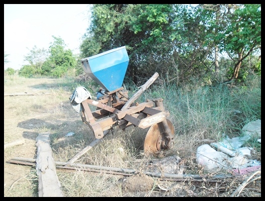 รถไถฟอร์ด 77 มีอุปกรณ์ 4 ชุด สภาพดี สวยมาก