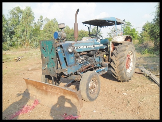 รถไถฟอร์ด 77 มีอุปกรณ์ 4 ชุด สภาพดี สวยมาก