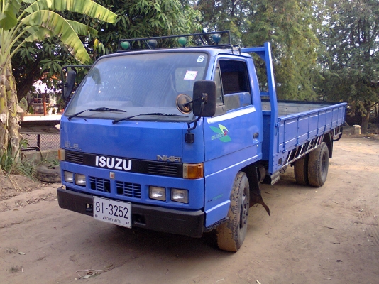 ขาย NKR 110 ห้างแท้ ปี 31   เครื่องดี แชชซีสวย พื้นกระบะสแตนเลสครับ