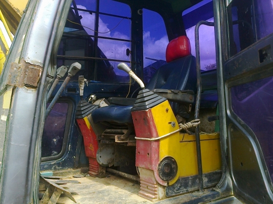 SK200-3 เล่มทะเบียนเต็ม มีประกันชั้น1  S/N 12373