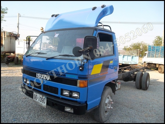 ขายด่วน รถบรรทุก 6 ล้อ ISUZU NPR 115 แรง รถห้างแท้ หัวคัซซี  สภาพเดิมๆ พร้อมใช้งาน ราคาสุดคุ้ม