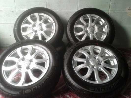 ล้อแม็ก+ยาง(ป้ายแดง)Brio amazeสวยๆ ขาย 8,000฿