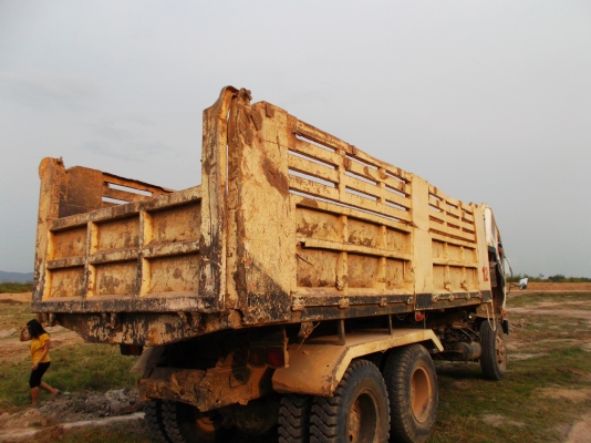 ขายด่วนรถสิบล้อหลงTDสองเผลาดั้ม195แรงม้า