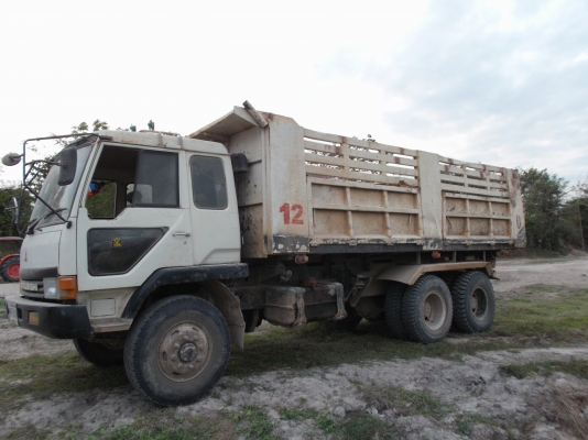 ขายด่วนรถสิบล้อหลงTDสองเผลาดั้ม195แรงม้า