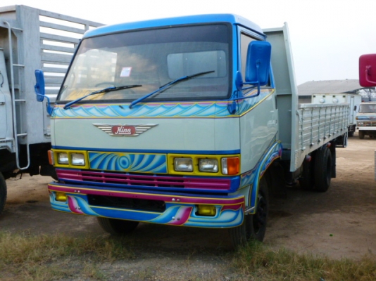 แสงฟ้าเต้นรถ///จำหน่ายรถ6ล้อ HINO-KM779 เครื่อง117แรง หัวทำสีใหม่ ยางใหม่6เส้น ยาว5.50.ม