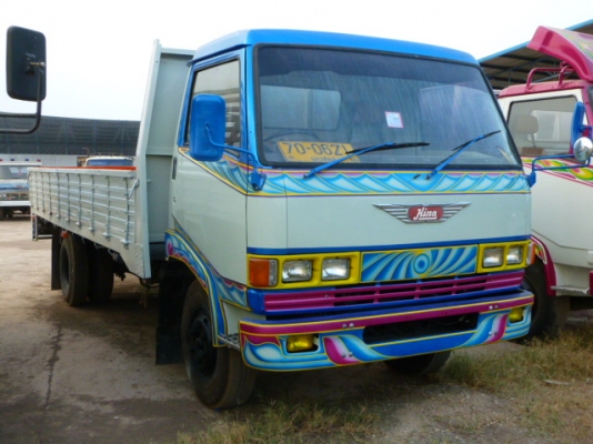 แสงฟ้าเต้นรถ///จำหน่ายรถ6ล้อ HINO-KM779 เครื่อง117แรง หัวทำสีใหม่ ยางใหม่6เส้น ยาว5.50.ม