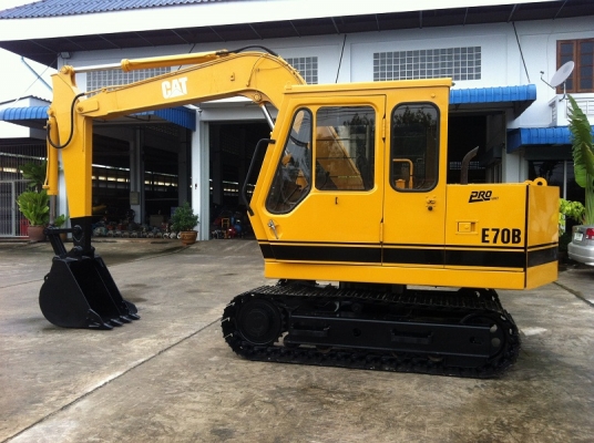 รถขุด CAT E70B มือสองญี่ปุ่นแท้ นำเข้าเอง ทำสีใหม่ พร้อมใช้งาน