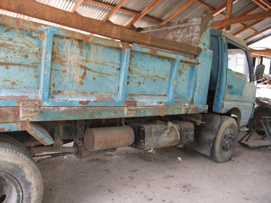 ขายด่วนรถดั้มกลาง 6 ล้อ ขายด่วนรถดั้มกลาง 6 ล้อ