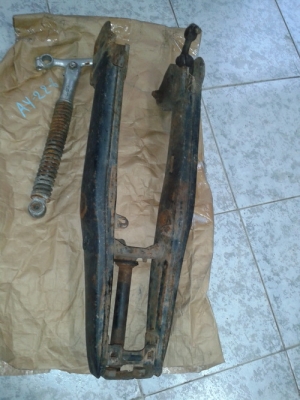 อะไหล่หมู92 95 ยางบิ่ลลี95 3800 ปลอกโชคเหล็ก 750  เสื้อสูบ92 500  ฝาได300 เฟืองสตาร์ต500