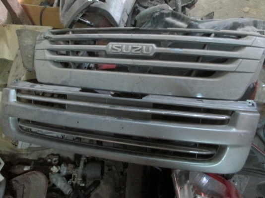 ขาย กระจังหน้า Dmax ตัวเก่า 2004