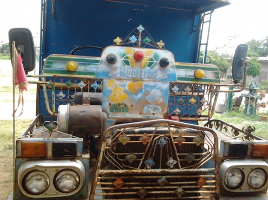 ขาย แต๋น6ล้อเครื่องยนต์ ช่วงล่างใหญ่ๆ วางเครื่องยนต์นิสสันTD2.5ฝาขาวแน่นๆ แรงดี ช่วงล่างเฟืองท้าย110NKR คัสซีหน้า5วางเหล็กเสริมบนพร้อม กระบะพื้นไม้คอกไม้สูง วางมาใหม่ไม่นาน กว้าง1.8ม.สูง1.7ม.ยาว3.0ม.ไม่มีผุไม่มีหัก สโลว์พร้อมลุย ยางดี พร้อมใช้ พร้อมลุยงาน