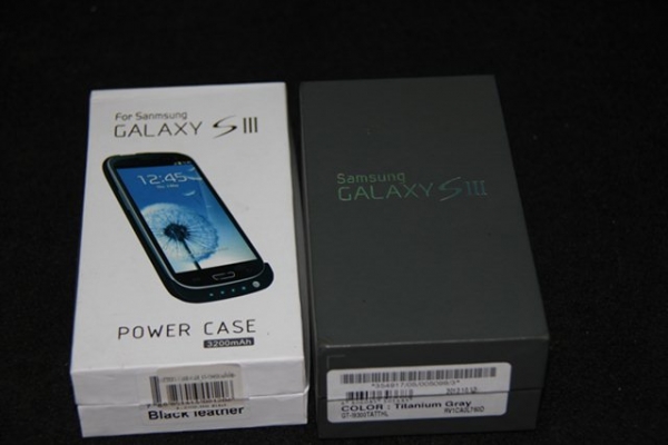 ขาย GALAXY S III ซื้อมาลองใช้คับ เครื่องศูนย์ ดีแทค สภาพ 99 อุปรกรณ์ครบถูกๆๆคับ