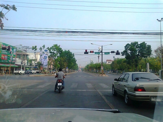 ขายด่วน..ที่ดินทำเลสวย ย่านธุรกิจเมืองลำปาง 10-01-15 ไร่ รูปสี่เหลี่ยมผืนผ้าหน้ากว้าง ติดถนนใหญ่ 90 เมตร ถ.พหลโยธิน.