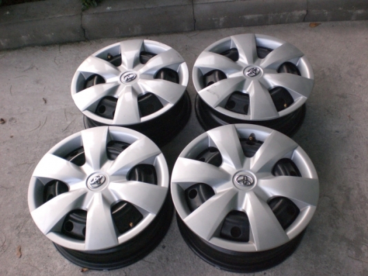 ขายล้อกระทะ New vios พร้อมฝาครับ ราคา 1,500 บาท