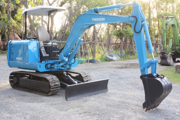 ขายแม็กโคร TAKEUCHI TB027 มือสองญี่ปุ่นแท้ๆ สภาพดี รถพร้อมใช้งาน ติดต่อ 086-775-7900