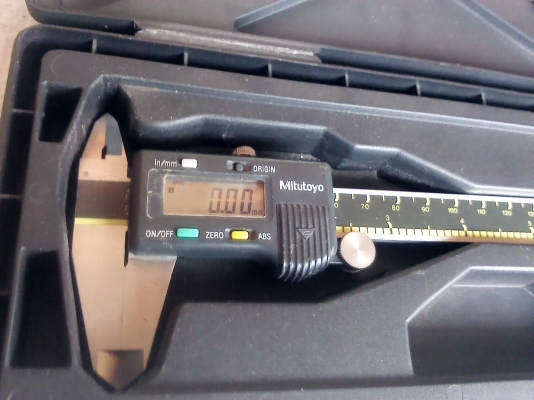 เวอร์เนียดิจิตอล mitutoyo 6 นิ้ว มือสองสภาพเยี่ยมพร้อมใช้งาน