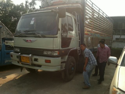 ขายรถ 12 ล้อเพลาเดียว HINO FL3M 240 แรงเครื่องเดิมเกียร์เดิมเครื่องดีคัทซีสวยสองคานหน้าลงเล่มแล้วกะบะยาว 7 เมตรทะเบียนเพร้อม