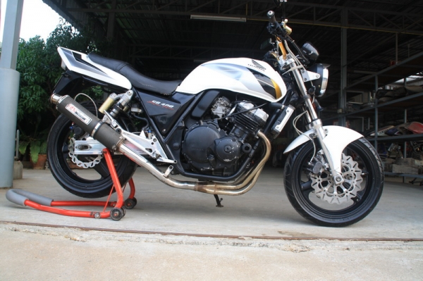 ขาย CB 400 ปี 93 สรรพสามิตแท้ สีขาว เครื่องดี ปลายท่อโยชิ 68000