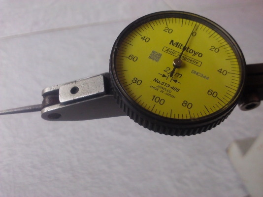 ไดอัลเกจ mitutoyo ความละเอียด 0.01 มม. ขายถูกๆพร้อมแท่นยึดปรับการหมุนได้