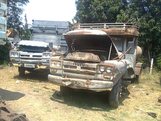 ต้องการขาย 6 ล้อหัวยาว 3 คัน ( ดั้ม 2 คัน / ถังน้ำ 1 คัน ) ต้องการขาย 6 ล้อหัวยาว 3 คัน ( ดั้ม 2 คัน / ถังน้ำ 1 คัน )