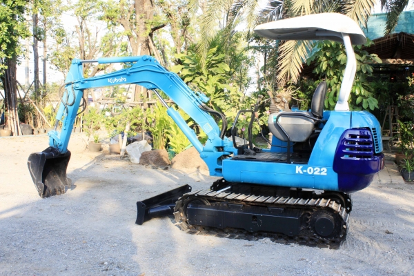 ขายรถแม็คโค KUBOTA K-022 (เทียบเท่า KOMATSU PC25) นำเข้าจากญี่ปุ่น รถพร้อมใช้งาน ติดต่อ 086-775-7900