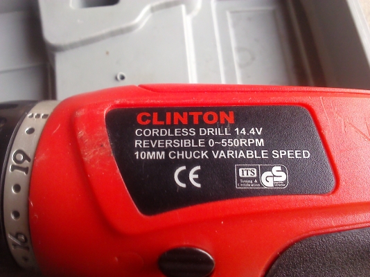 สว่านไร้สายขนาด 14.4 V. หัวจับได้ใหญ่สุด10 มม. ยี่ห้อ CLINTON ปรับแรงการขันน๊อตได้ 10 ระดับ