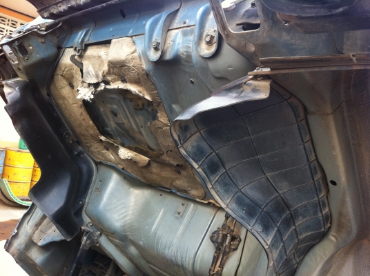 ขายรถบรรทุก 6 ล้อ ISUZU NPR กระบะคาร์โก้ เครื่อง 115 แรง รถห้างแท้ สภาพสวยมากๆ