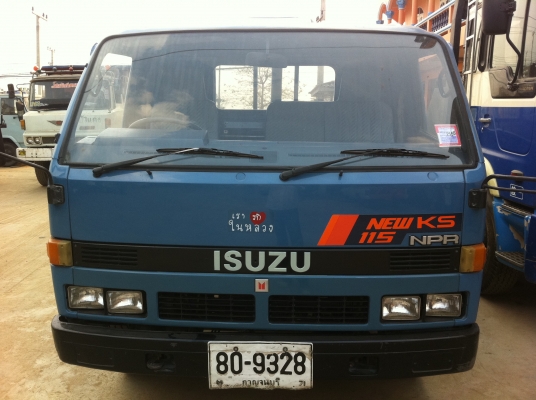 ขายรถบรรทุก 6 ล้อ ISUZU NPR กระบะคาร์โก้ เครื่อง 115 แรง รถห้างแท้ สภาพสวยมากๆ