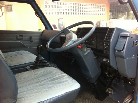 ขายรถบรรทุก 6 ล้อ ISUZU NPR กระบะคาร์โก้ เครื่อง 115 แรง รถห้างแท้ สภาพสวยมากๆ