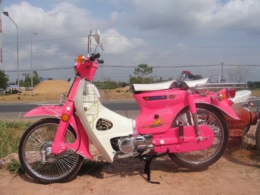 ขาย C 70 เครื่องดรีม งานใหม่สีสวย ทะเบียนพร้อมชุดโอน