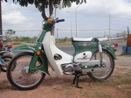 ขาย C 70 เครื่องดรีม งานใหม่สีสวย ทะเบียนพร้อมชุดโอน