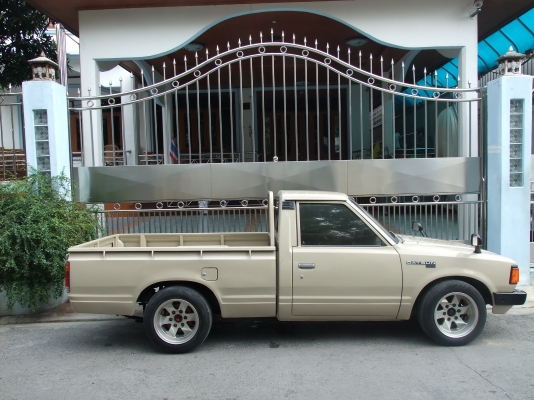 Datsun 720 แก๊สLPG แอร์ ( จองแล้วโดยคุณจุฑาทิพย์ )