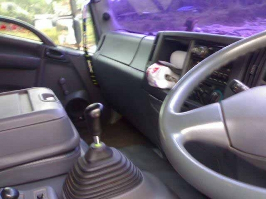 รถอิซูซุ 10 ล้อดั๊ม 360 แรงม้า  ปี 52   รถวิ่ง 180000 กว่า กม.  สนใจติดต่อ 081 - 6079515