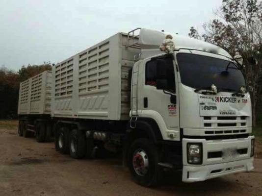 รถอิซูซุ 10 ล้อดั๊ม 360 แรงม้า  ปี 52   รถวิ่ง 180000 กว่า กม.  สนใจติดต่อ 081 - 6079515