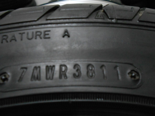 ขายล้อแม็ก mazda 2 ขอบ 16 พร้อมยางปลายปี 11