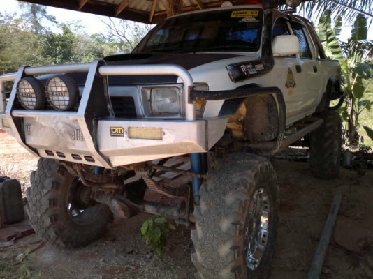 รถโตโยต้า  โฟวิล ออฟโรส    4 X 4    สนใจติดต่อ 081 - 6079515