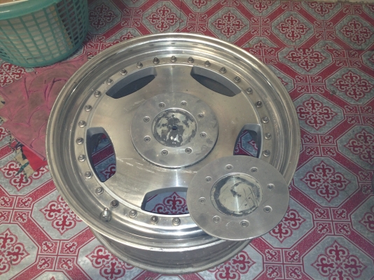 ขายล้อขอบ 17 กว้าง 8นิ้ว อย่างละวง