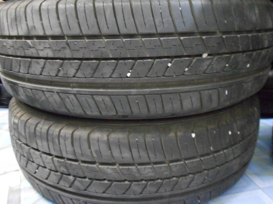 ขายยาง ดันลอป 175/60/15 กลางปี 11 ดอกสวย 1 ชุด