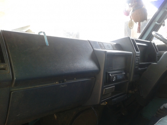 ขาย 6 ล้อ 110 แรง ISUZU NKR รถห้างแท้100\% เกียร์สั้น พวงมาลัยพาวเวอร์  ยกหัวได้