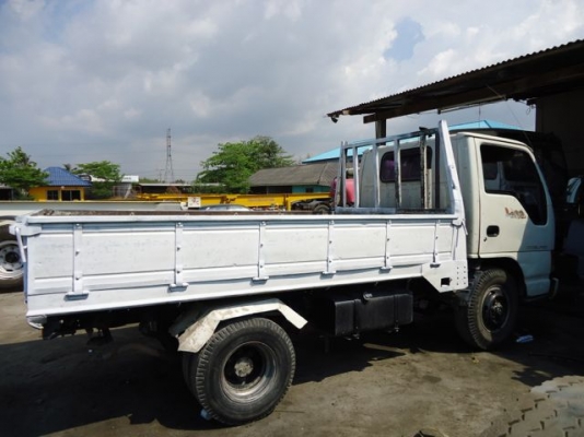 ขายรถหกล้อเล็ก ISUZU NHS696 เครื่องยนต์ 4JB1 125 แรงม้า รถปี 40