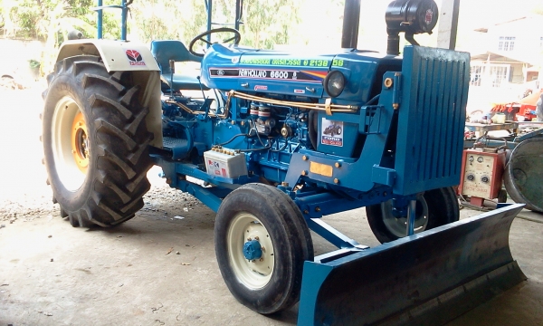 ขายรถไถฟอร์ด6600พร้อมใบดันและผานเจ็ดรถพร้อมใช้งานครับ