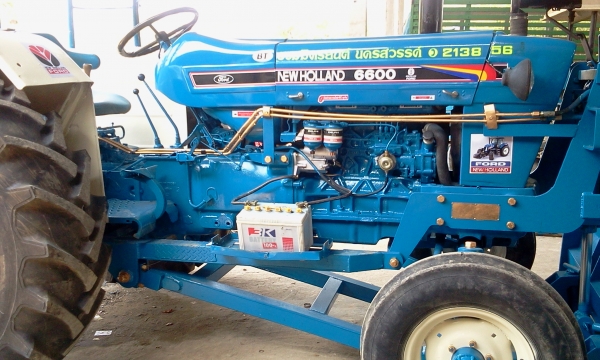 ขายรถไถฟอร์ด6600พร้อมใบดันและผานเจ็ดรถพร้อมใช้งานครับ