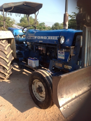 ขายรถไถฟอร์ด6600พร้อมใบดันและผานเจ็ดรถพร้อมใช้งานครับ