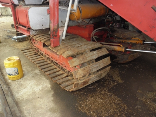 ขายรถเกี่ยวข้าวเกษตรพัฒนาอุ้ม เครื่อง220 สภาพสวย